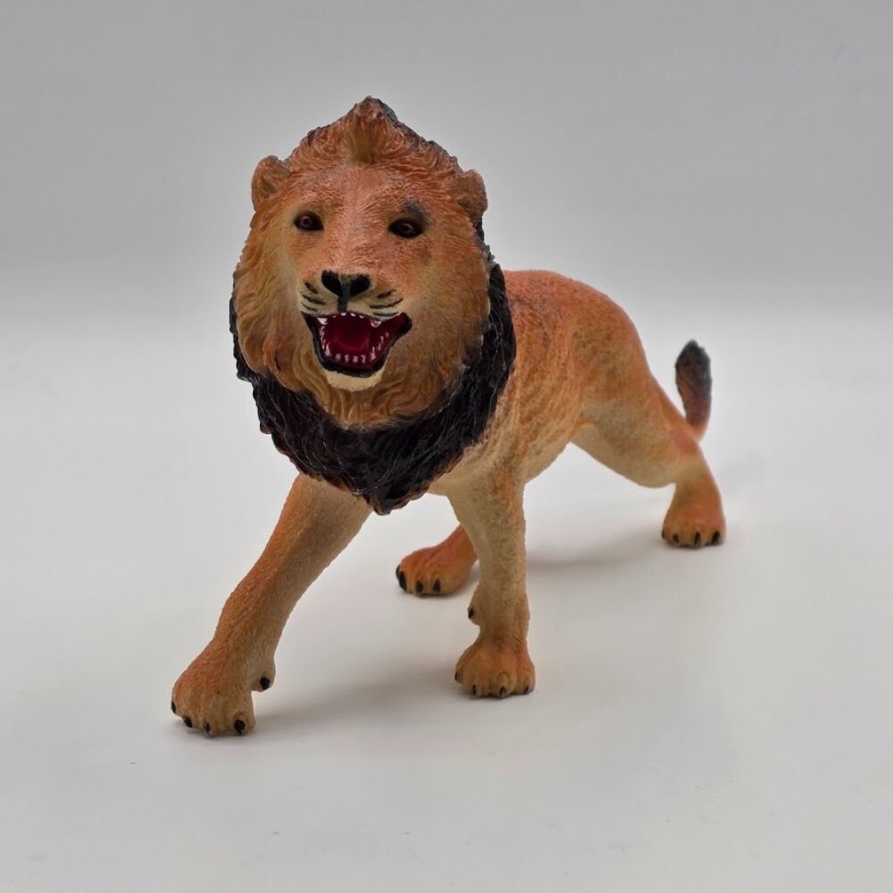 2011 Safari‎ Lion by Lucky Star Ko Motu Beast Collection Plastic Figure